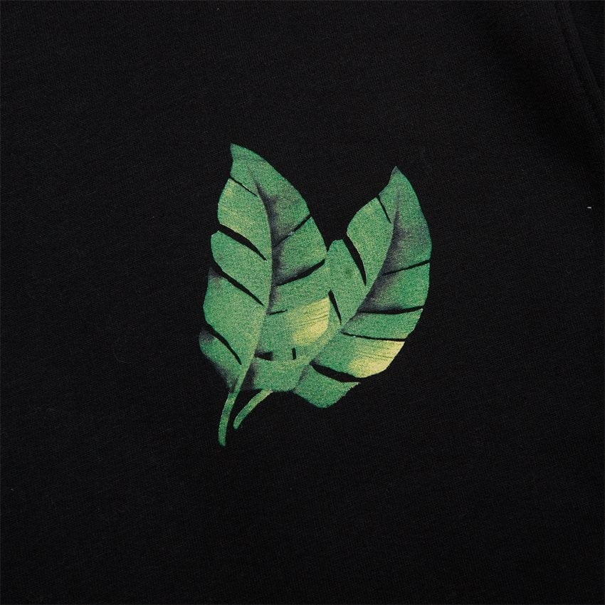 Nærbillede af grøn-blad printet på brystet af Montana Hoodie Black fra NON-SENS