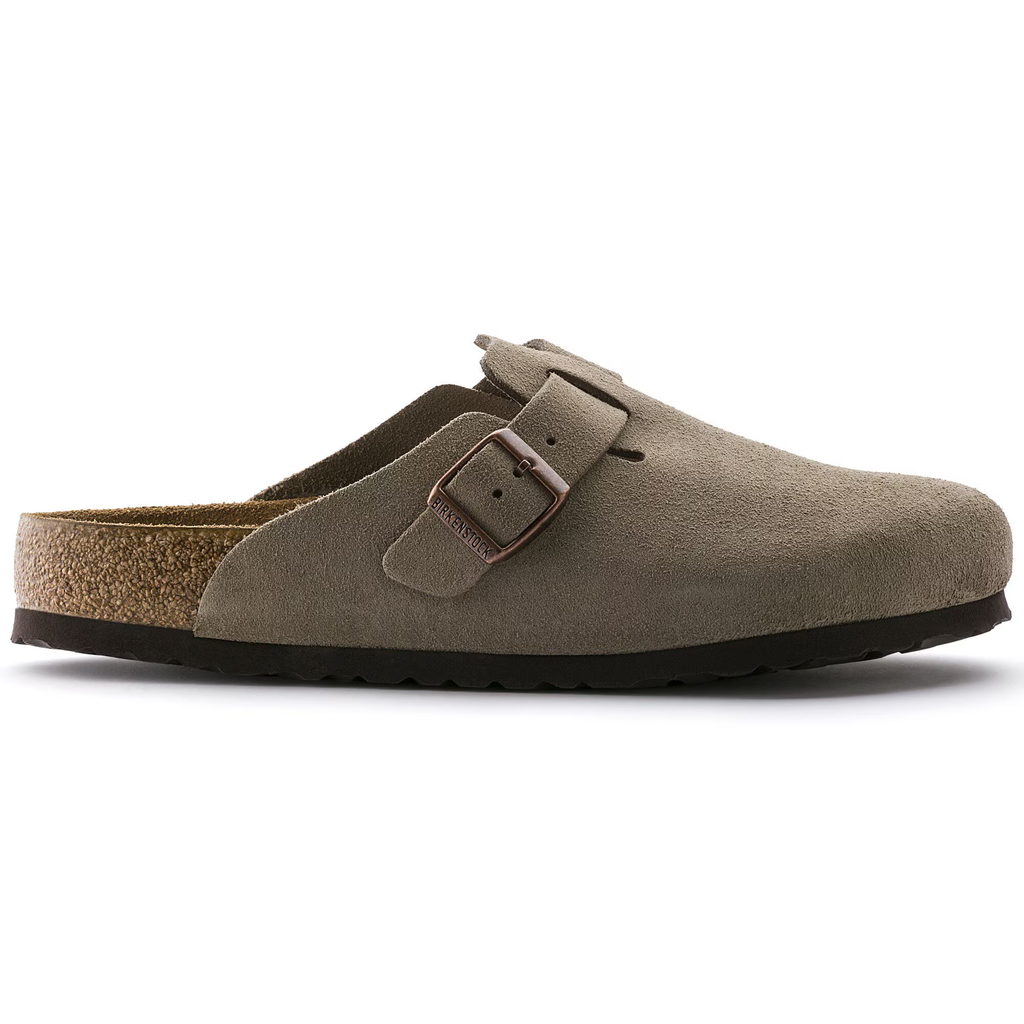 Birkenstock Boston clog i sand ruskind – klassisk pasform og komfort