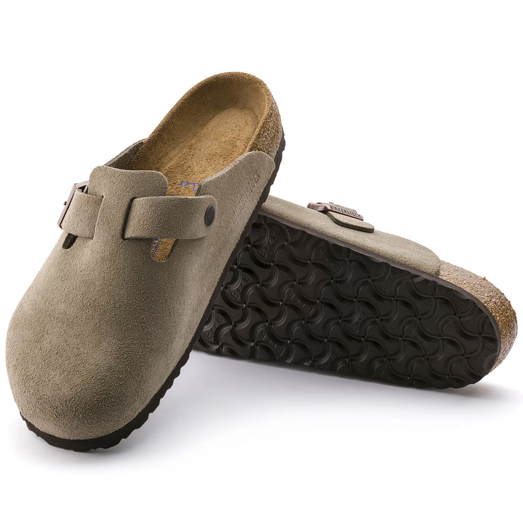 Birkenstock Boston sand – frontvinkel med spænde og hæl