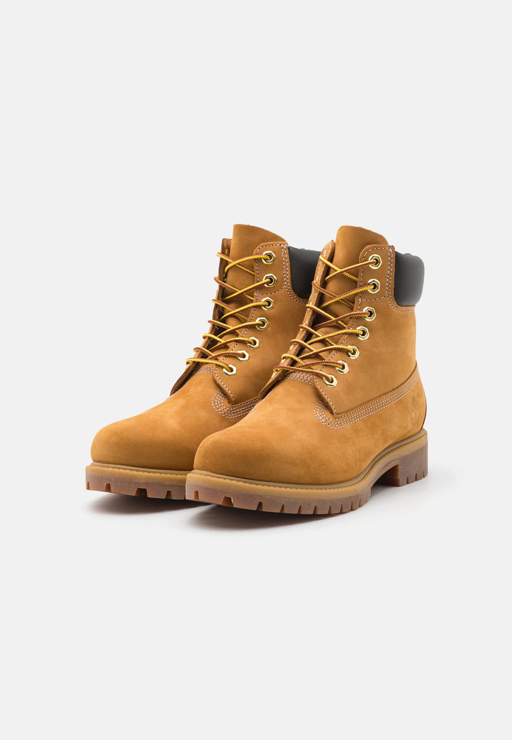 Wheat-farvede Timberland Premium 6 Inch Boots – parvis visning i vinkel